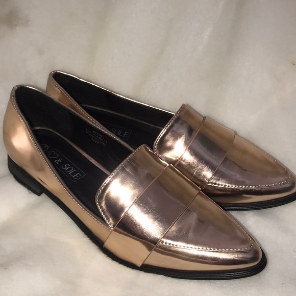 ⬇️🆕Rose gold metallic pointed loafers - Picture 2 of 5